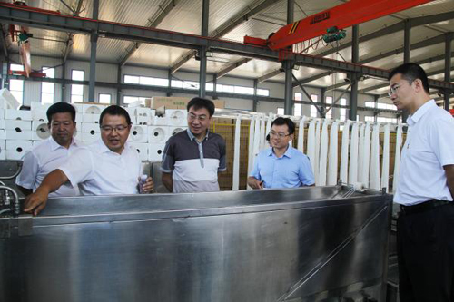 8月27日，新華社遼寧分社社長(zhǎng)王振宏一行人員蒞臨一諾產(chǎn)業(yè)園區(qū)調(diào)研