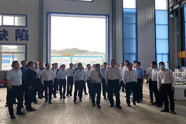 內(nèi)蒙古自治區(qū)黨委常委、通遼市委書(shū)記孟憲東攜考察團(tuán)到一諾環(huán)境考察指導(dǎo)